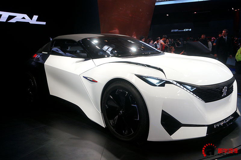 プジョーのコンセプトカー?フラクタル