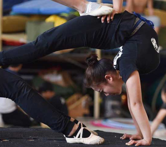 柔術(shù)に打ち込む少女、厳しい練習(xí)の積み重ね