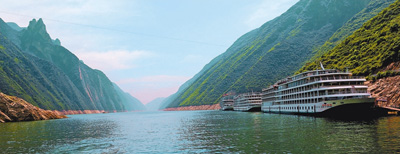 観光のゴールデンシーズンに入った三峽