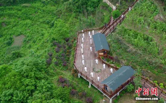 太極拳で健康促進(jìn)パフォーマンス　貴州省