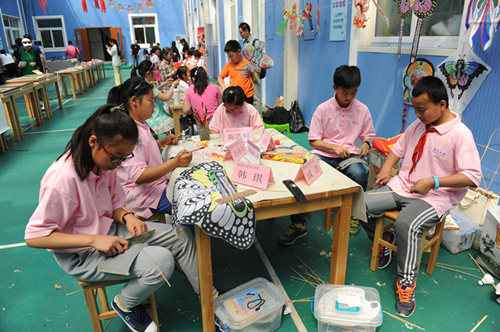 北京の小學(xué)校、無(wú)形文化遺産が生徒の「特別な技能」に