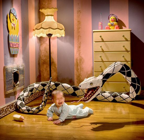 米國(guó)のカメラマン、我が娘をモデルにホラー寫真を撮影