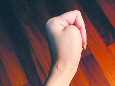 「手首の窪みに水」が新たな美女基準(zhǔn)に