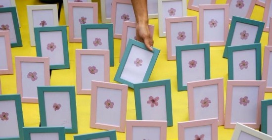 武漢大學(xué)卒業(yè)生が「桜の押し花」販売、數(shù)時間で１萬元の売上げ