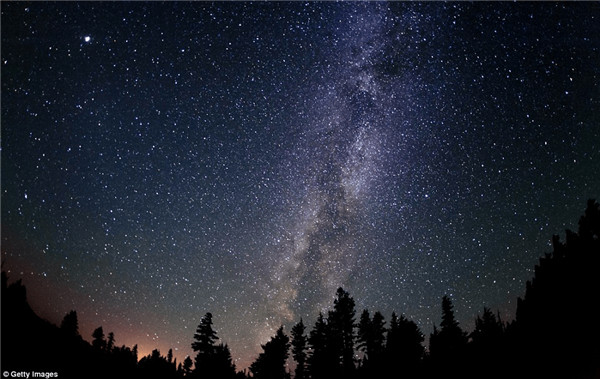 深刻な光害、地球人の3分の1が銀河を見られず