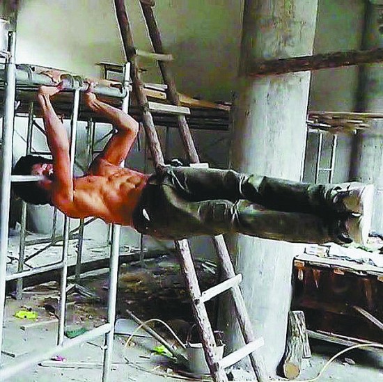 「超カッコいい！」建設(shè)現(xiàn)場(chǎng)で働く若者がネットで人気　