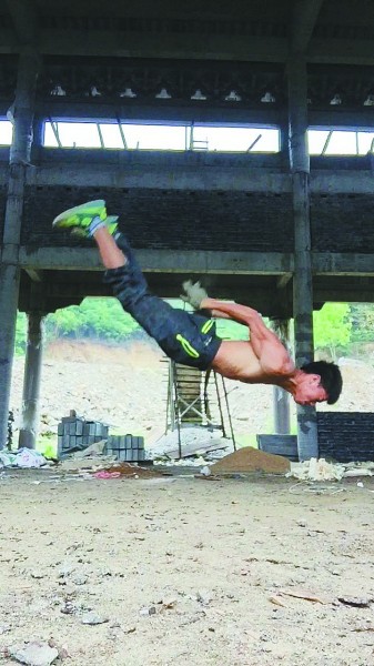 「超カッコいい！」建設(shè)現(xiàn)場で働く若者がネットで人気　