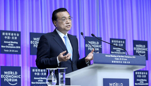 夏季ダボス會議の注目點　李総理の出席、中國経済など