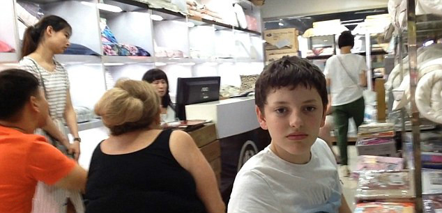 1週間で100萬円！豪州の14歳少年、中國で買った品を転売