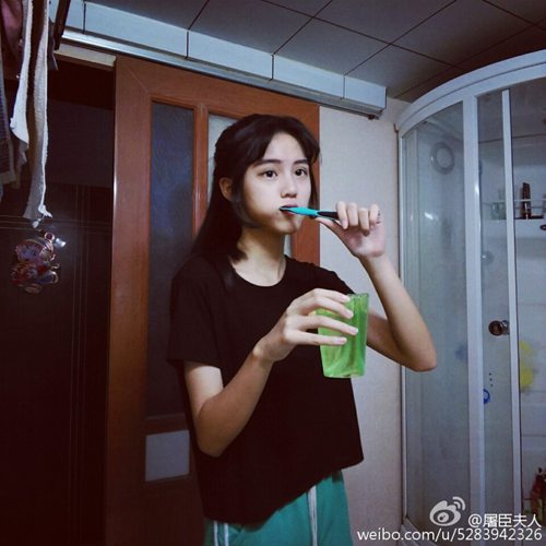 まるで絵のよう！秀才美女の「手書(shū)きノート」がネットで話題に