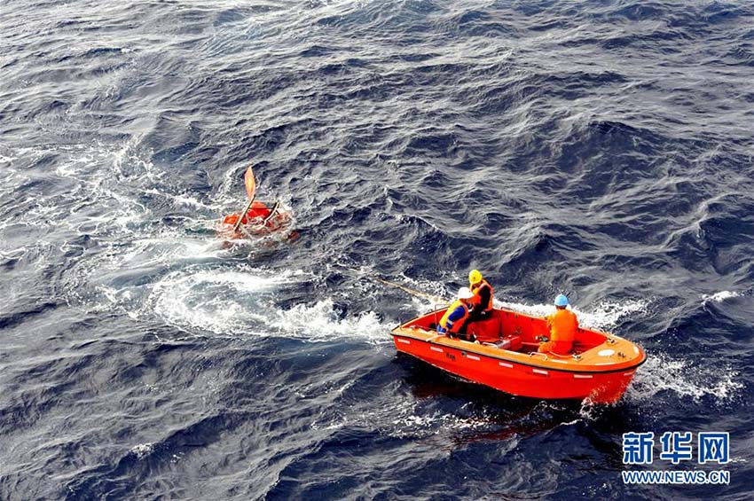 有人深海潛水艇「彩虹魚號」、南中國海で投入