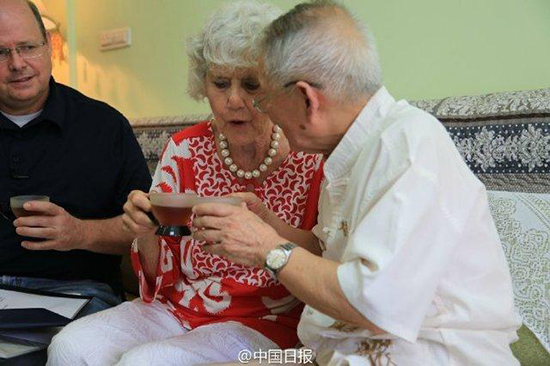 71年後、米國老婦人が18通の感謝狀を手に訪中