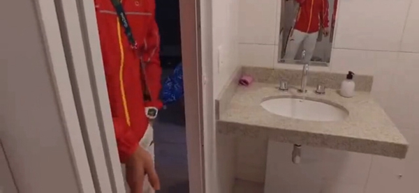 中國男子卓球代表、リオ選手村で「內(nèi)裝修繕チーム」に変身