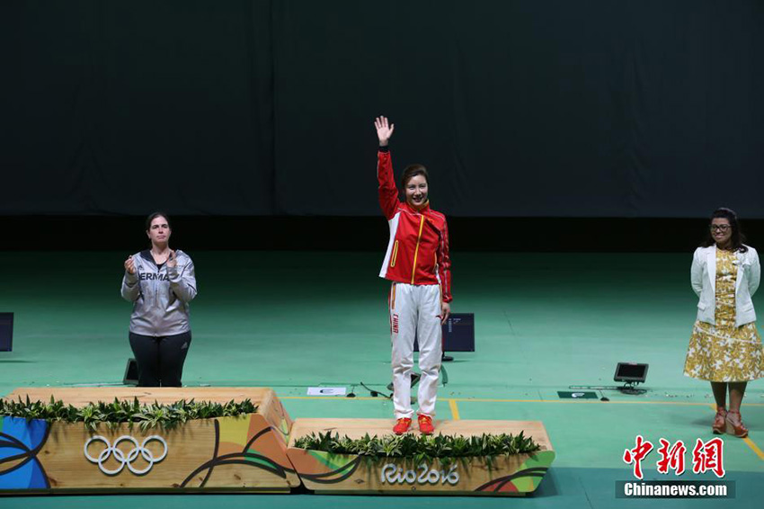 女子50メートル射撃、中國の張彬彬が銀、杜麗が銅を獲得