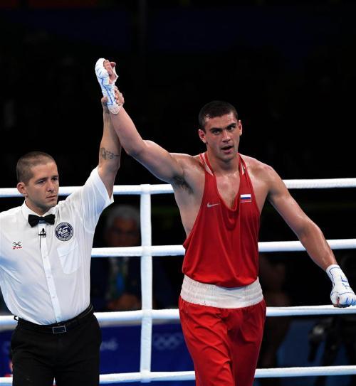 プーチン露大統(tǒng)領(lǐng)ゆかりの連邦保安局勤務(wù)の若者がボクシングで金メダル