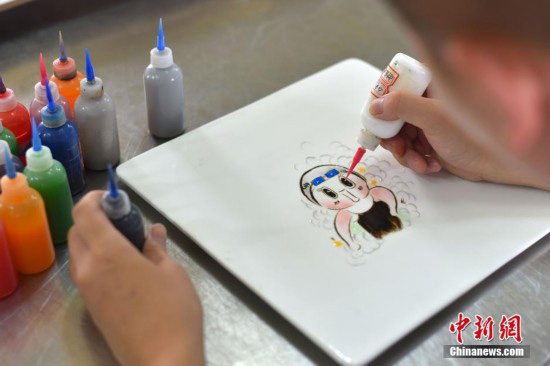 「90後」の若者、ジャム絵で傅園慧選手の「スタンプ」を制作