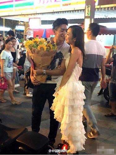 白馬の王子様ならぬハーレーのお姫様が不動(dòng)産権利証片手にプロポーズ