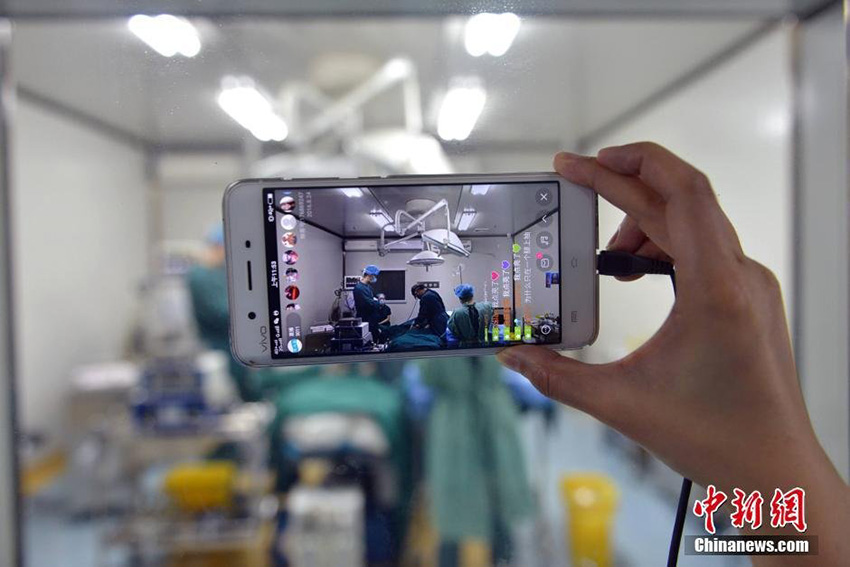 90後女性が整形手術(shù)をネットでライブ配信　四川省