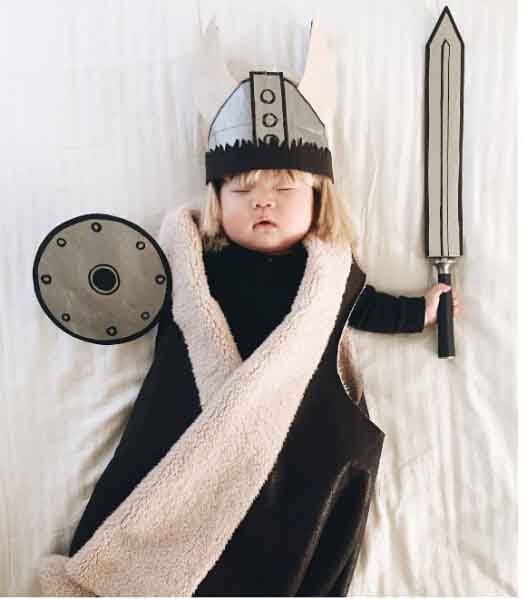 キュートすぎる！生後4ヶ月の「眠り姫」がネットアイドルに