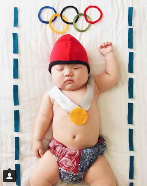 キュートすぎる！生後4ヶ月の「眠り姫」がネットアイドルに