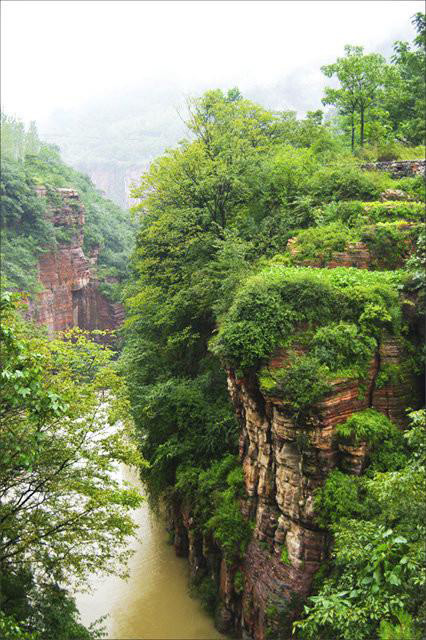 道なき道を行かねばたどり著けない世界一危険な村が中國に！
