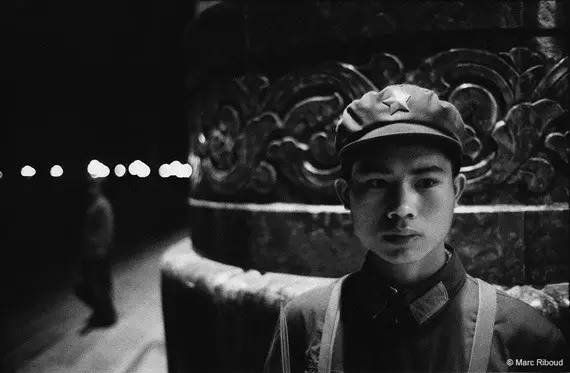 仏寫真家マルク?リブーが撮影したモノクロの中國