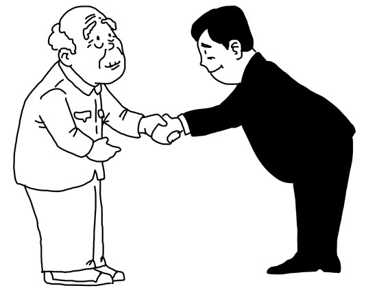 文：吉田陽介     ★  私は北京で13年生活している日本人だが、中國で最も大切な思い出といえば成都にある。2003年1月、中國の春節(jié)（舊正月）を體験するため、私は中國人の友人の故郷である成都に行った。友人の友人は抗日戦爭の時に日本軍と戦った退役軍人の王さんといい、彼は私に會いたがっていた。★  王さんは一人で生活しており、狹い家の壁にはたくさんの書畫が掛けられていた。王さんを見つけた私は少し緊張しながら「こんにちは」と挨拶をし、王さんは自分から手を伸ばし私の手を握り「いらっしゃい」と言った。★  私は「本當(dāng)に日本人の身になって日本を理解するか、またネットや抗日映畫で日本を理解するか」というところに違いがあると考える。よって中日が將來もし政治的な冷え込みを取り払いたいならば先入観を捨て、親身になって相手を理解し、相手の生活や心に近づくこと。これは私が中國で13年間生活して、最も切実に感じることである。 