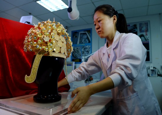 隋煬帝蕭皇后の禮冠、「土くれ」から復(fù)元