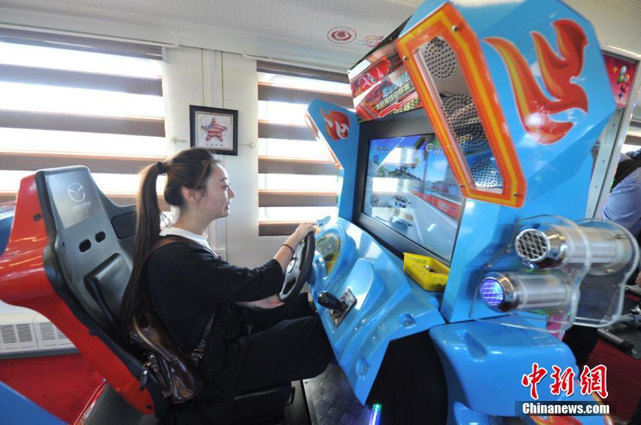 「トランスフォーマー」やゲーム機(jī)が観光列車敦煌號に！