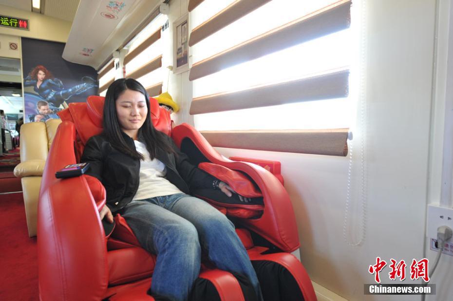 「トランスフォーマー」やゲーム機(jī)が観光列車敦煌號に！