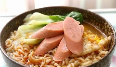 中國(guó)旅行客が旅行先で一番うれしいのはカップラーメン　英メディア