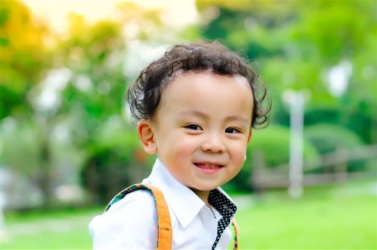 天然パーマには証明書を、「最も厳しい校則」に賛否両論　杭州