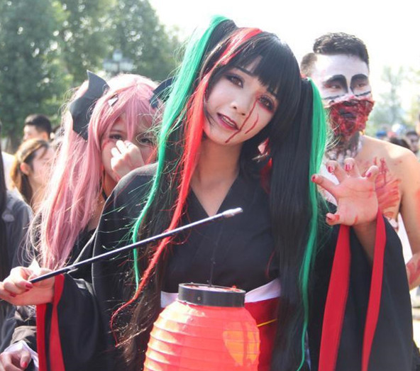 仮裝パレードにホラー料理！超本格的な大學ハロウィンイベント　四川