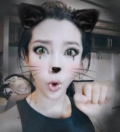 中國のスターたち、思い思いのハロウィン衣裝を披露