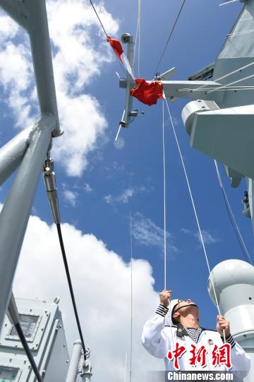 中國(guó)海軍のミサイル護(hù)衛(wèi)艦「塩城」がオークランドに到著