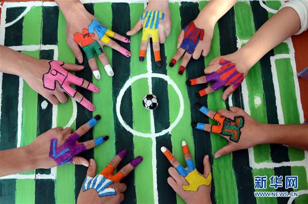 資源を再利用して作ったミニサッカーコートで「指サッカー大會(huì)」開催