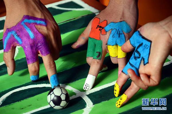 資源を再利用して作ったミニサッカーコートで「指サッカー大會」開催