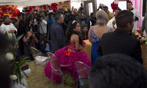 ネットに誕生日會(huì)招待動(dòng)畫を投稿、なんと1萬(wàn)人駆けつける　メキシコ