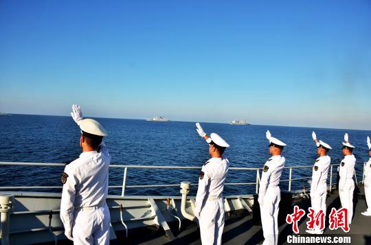 中國海軍第25次?第24次護衛(wèi)艦隊が分航式