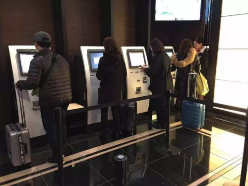 日本のホテル、右翼書(shū)籍撤収を拒否　外國(guó)人観光客の間で広がる不満