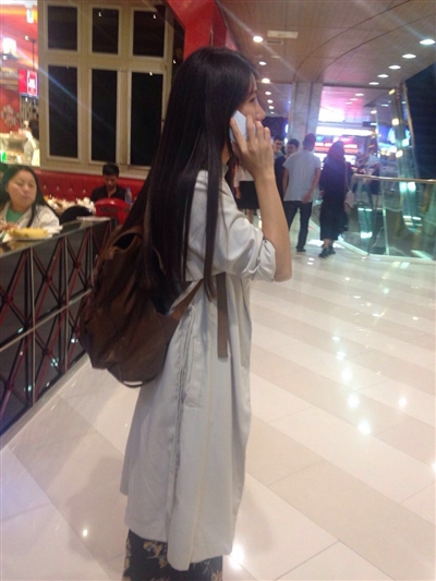 四川の女性、モーニングコールで1ヶ月2000元の収入