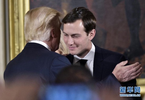 トランプ大統(tǒng)領(lǐng)、新しいホワイトハウス職員の宣誓式で挨拶