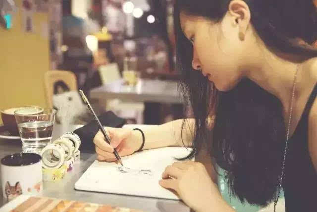 迫力あるタッチの酉年用絵畫作品　アップル公式サイトのホーム畫面に採用