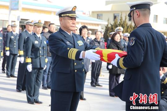 中國海軍の新型訓練艦「戚継光」が就役へ