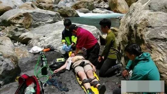 救命救助に出動した消防隊(duì)長、事故の犠牲者はなんと実の娘