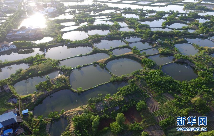 修復され美しい輝きを取り戻した?；~塘　浙江省