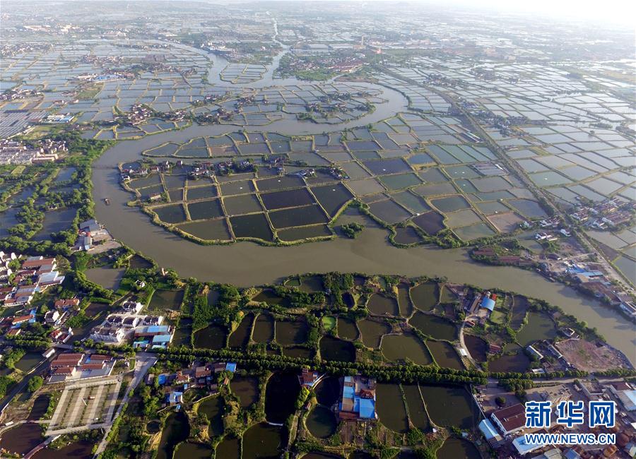 修復され美しい輝きを取り戻した桑基魚塘　浙江省