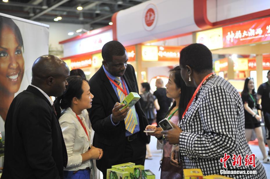 第1回中國(guó)國(guó)際茶葉博覧會(huì)が杭州で開(kāi)催　世界各地の企業(yè)が出展