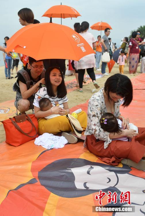 母乳育児の重要性をアピールする「母乳フラッシュモブ」　福建省