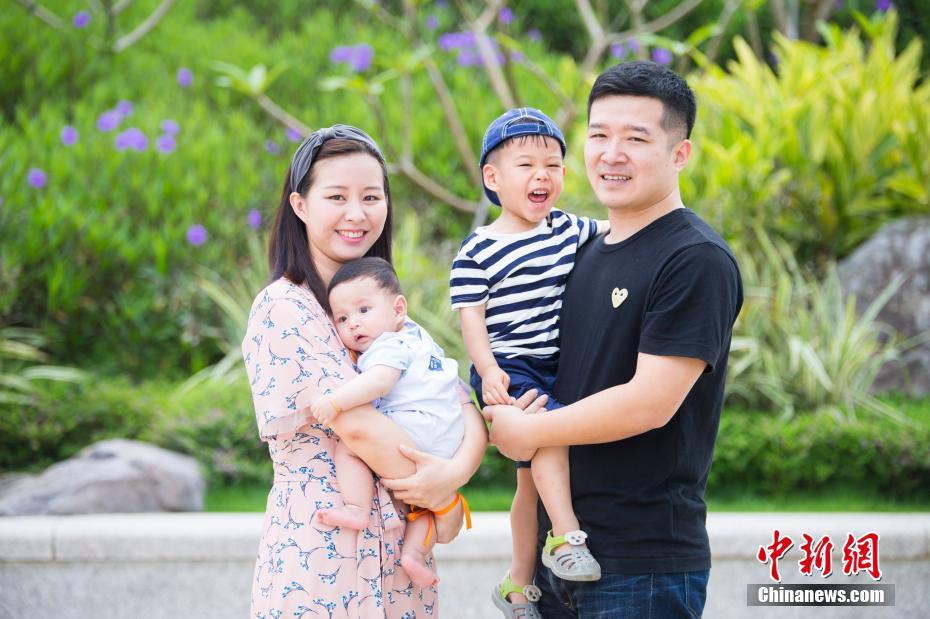 母乳育児の重要性をアピールする「母乳フラッシュモブ」　福建省